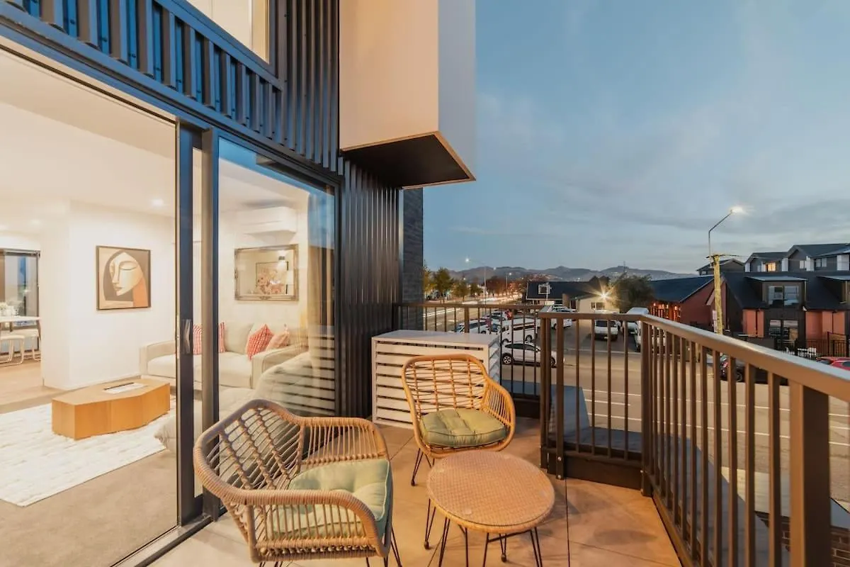 Triple Treat On Fitzgerald - Your 3-Br Getaway Christchurch 0*,  New Zealand
