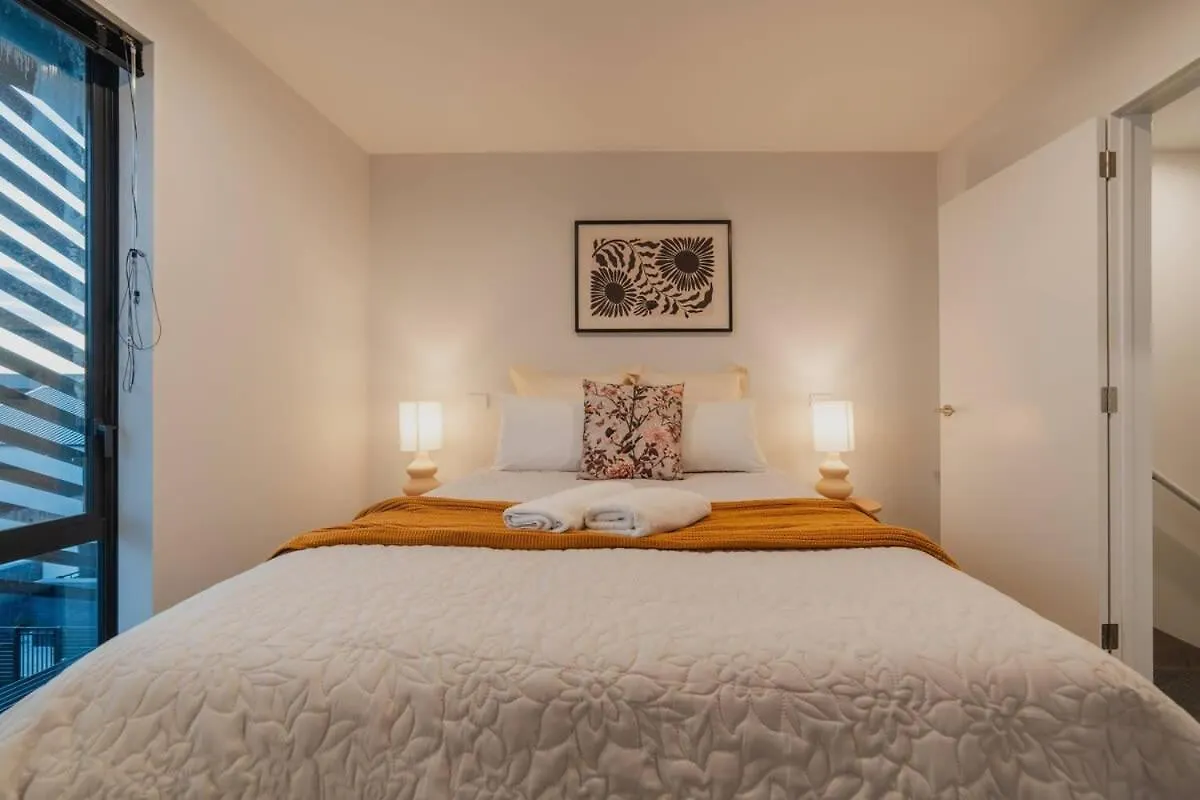Triple Treat On Fitzgerald - Your 3-Br Getaway Christchurch Holiday home