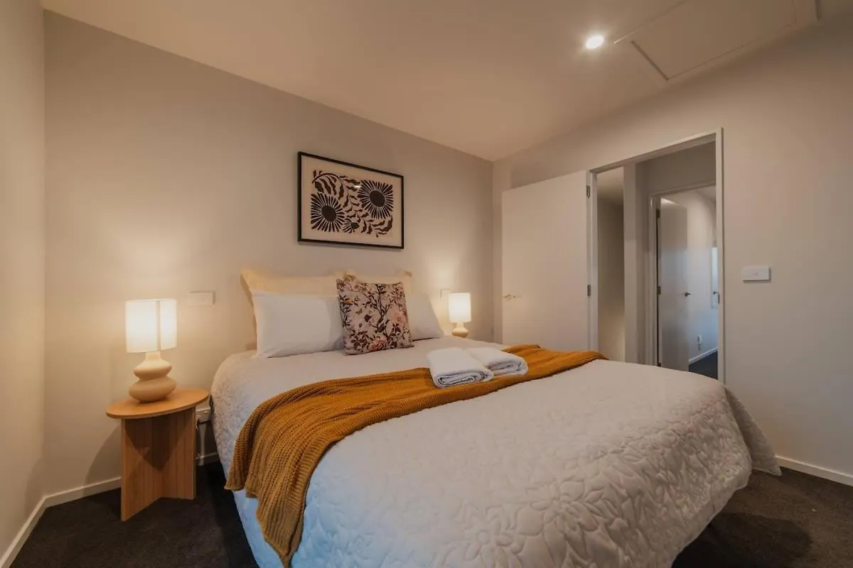 Triple Treat On Fitzgerald - Your 3-Br Getaway Christchurch