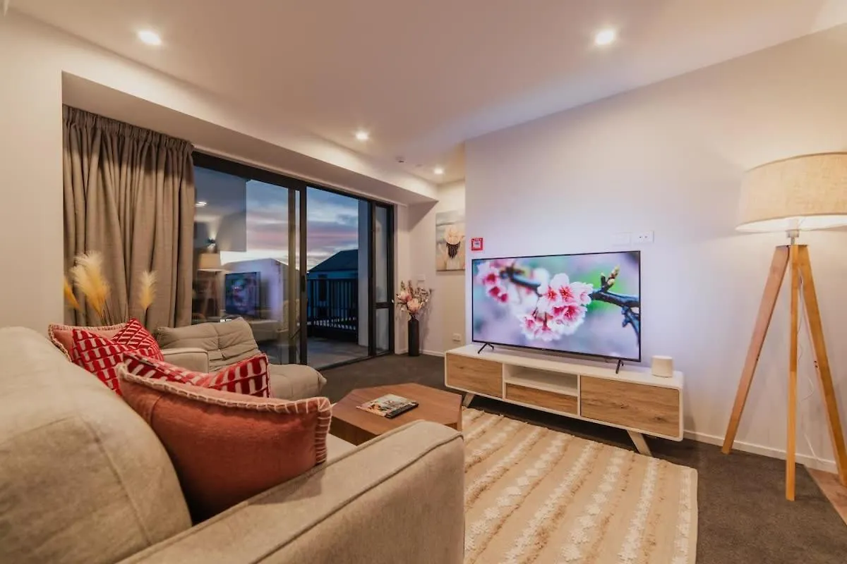 Holiday home Triple Treat On Fitzgerald - Your 3-Br Getaway Christchurch