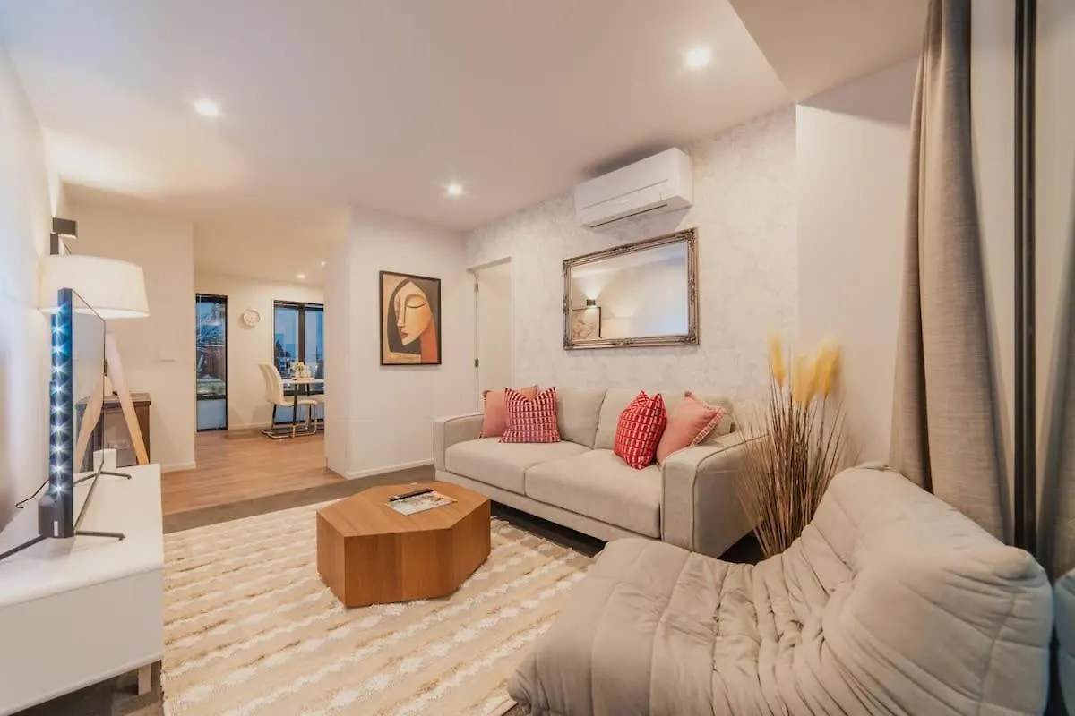 Holiday home Triple Treat On Fitzgerald - Your 3-Br Getaway Christchurch